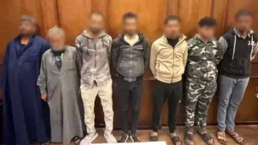 القبض على المتهمين بالتعدي على طالب ووالدته بأسلحة بيضاء بالغربية