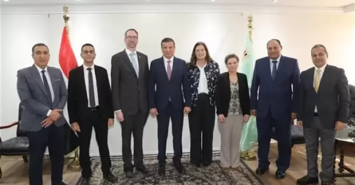 وزير الزراعة يبحث مع وفد دنماركي تعزيز الاستثمارات في الإنتاج الحيواني والطب البيطري