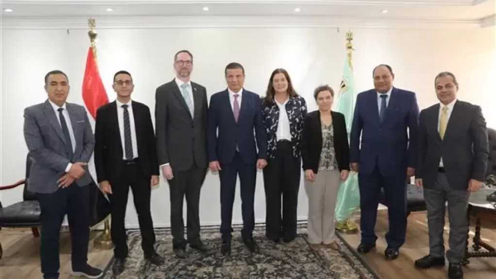 وزير الزراعة يبحث مع وفد دنماركي تعزيز الاستثمارات في الإنتاج الحيواني والطب البيطري