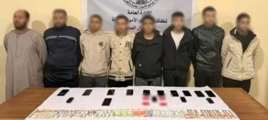 المنيا.. ضبط 8 متهمين انتحلوا صفة خدمة عملاء بنوك للنصب على المواطنين