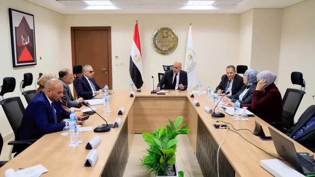 وزير التربية والتعليم يناقش مع مديرى المديريات التعليمية خطة القضاء على الفترة المسائية بمدارس المرحلة الابتدائية