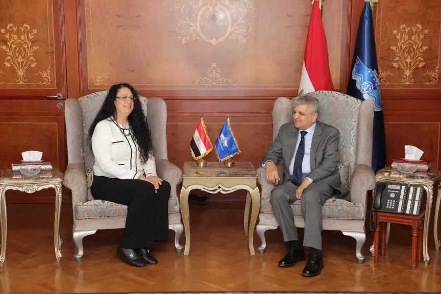 الفريق أسامة ربيع يبحث مع وفد ”سيمنس” سبل التعاون المستقبلي في مجالات التدريب