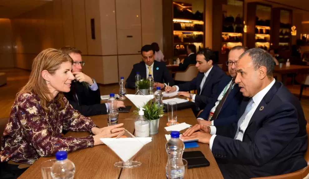 وزير الخارجية يلتقي وزيرة الدولة البريطانية للتنمية الدولية لبحث تعزيز التعاون في إفريقيا ودعم الاستقرار