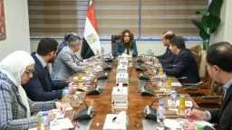 وزيرة التنمية المحلية والبيئة تضع جداول زمنية لتنفيذ مشروعات الاستدامة