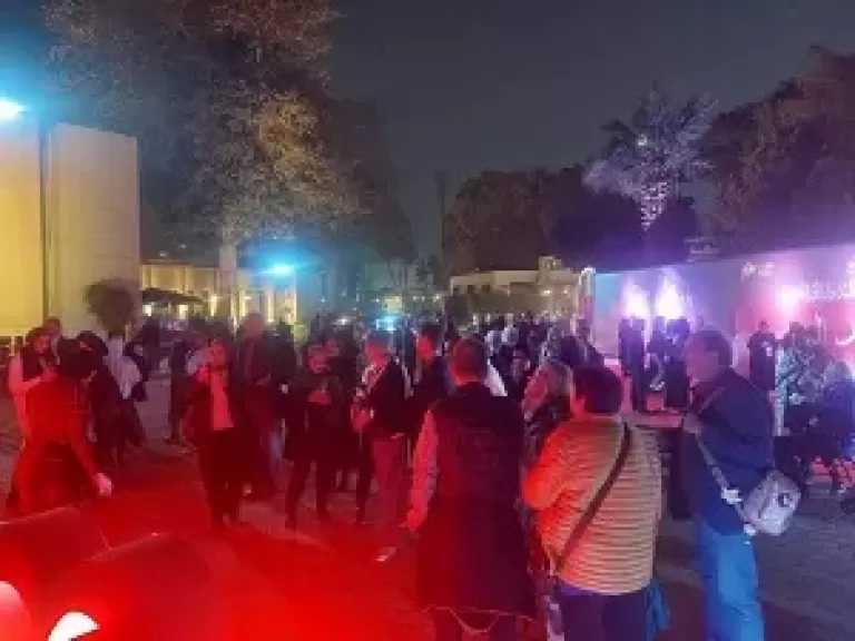 ازدحام جماهيري أمام الأوبرا قبل انطلاق ثاني ليالي عيد الحب