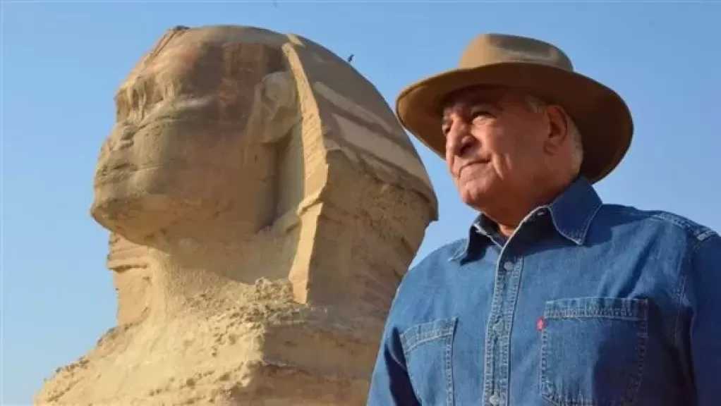 زاهي حواس يرد على مزاعم علاقة الكائنات الفضائية بالحضارة المصرية القديمة