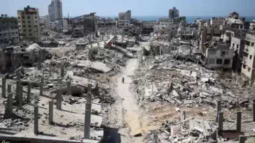 قيادي في فتح: إنشاء مطار بغزة أحد الأفكار المطروحة للتعامل مع ملف سكان القطاع بعد الحرب