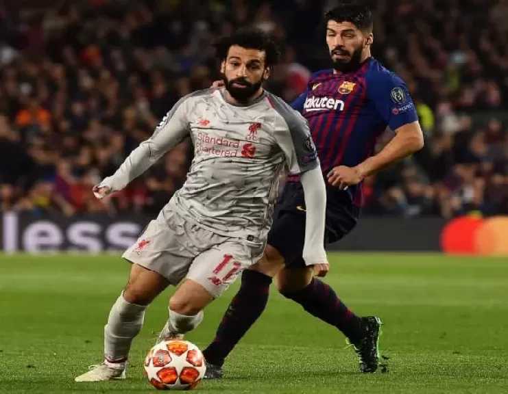 مدافع مانشستر سيتي السابق: صلاح أفضل من سواريز