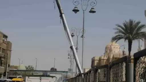 استجابة للأهالي.. إصلاح عمود إنارة مائلًا بمحيط مسجد عبدالرحيم القنائى