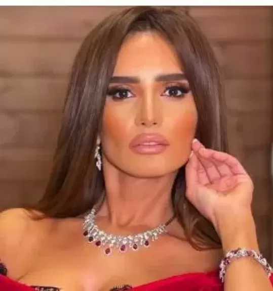 زينة تعلن حصولها على شهادة تثبت نسبها وأولادها للرسول