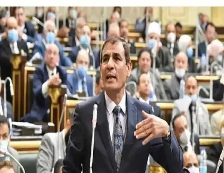 النائب محمد عبد العليم داود: يطالب بتكريم مبارك.. والتثقيف العسكري لطلاب المدارس
