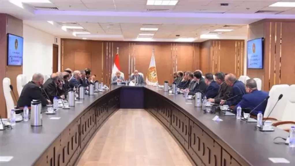 وزير العمل يلتقي مع قيادات اتحاد العمال.. ويؤكد: بابي مفتوح للجميع