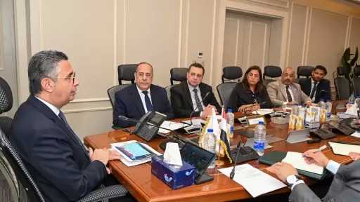 وزير التموين يوجه ببدء صرف المنحة الإضافية على البطاقات التموينية للأسر الأولى بالرعاية.. غدًا ولمدة شهرين