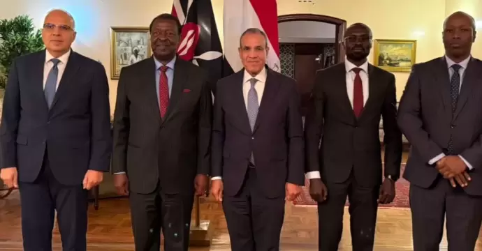 وزير الخارجية يجتمع مع عدد من الوزراء الكينيين لتعزيز التعاون في إدارة الموارد المائية