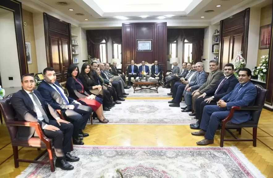 وزير الدولة للإعلام يعقد لقاءً مشتركا مع وفدي نقابتي الصحفيين والإعلاميين