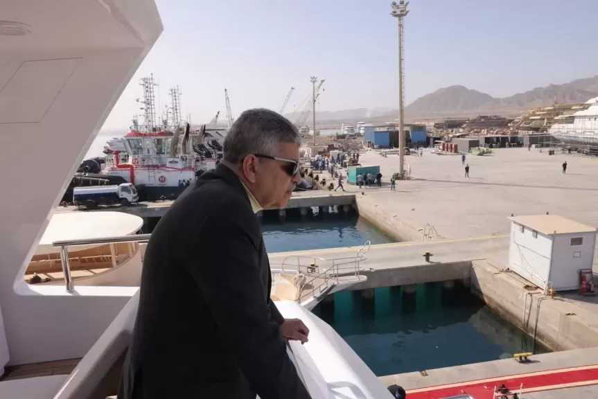 الفريق ربيع: ”قطعنا خطوات جادة نحو توطين صناعة الوحدات البحرية ونسعى لإعادة الريادة للترسانات الوطنية”