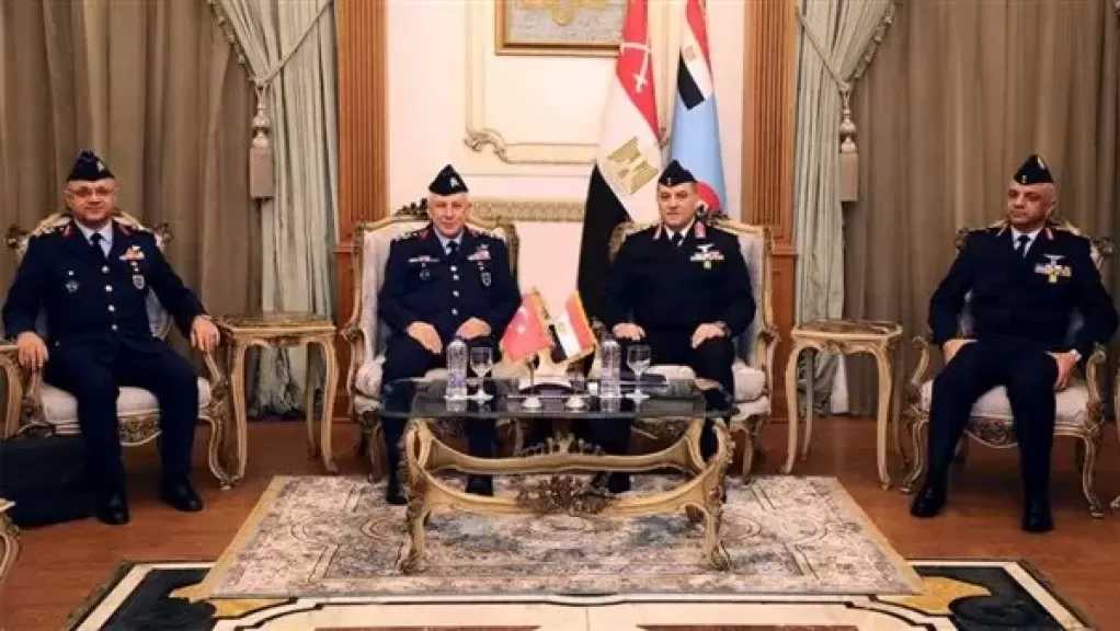 قائد القوات الجوية يناقش علاقات الشراكة والتعاون مع قائد القوات الجوية التركية