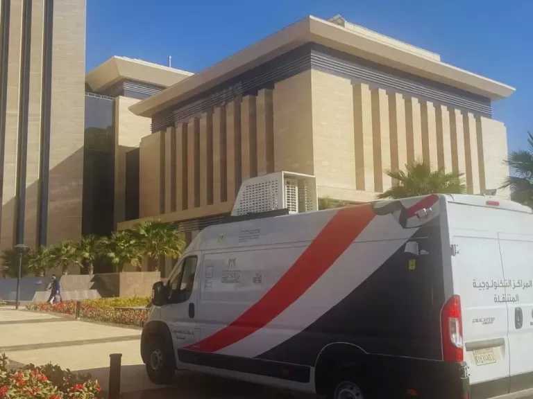 وزارة الخارجية تستلم سيارات مراكز تكنولوجية متنقلة لتقديم خدمات التصديقات بالقاهرة الكبرى