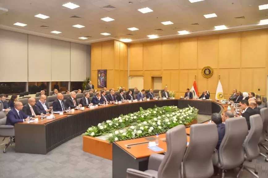 وزيرا الاستثمار والتجارة الخارجية والصناعة: تعزيز القدرات الإنتاجية والتنافسية للصناعات والصادرات المصرية