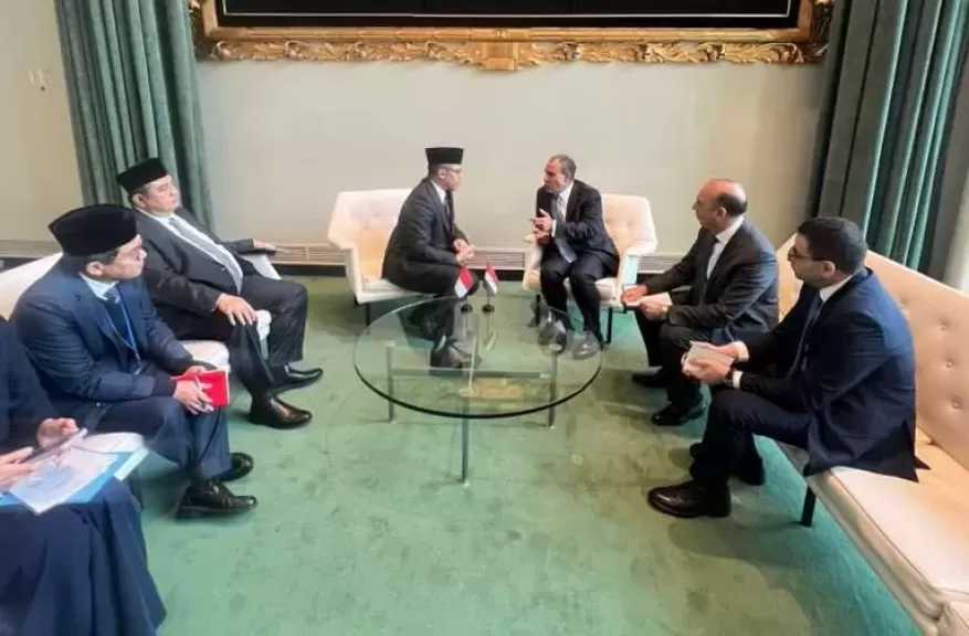 وزير الخارجية يلتقي نظيره الإندونيسي في نيويورك