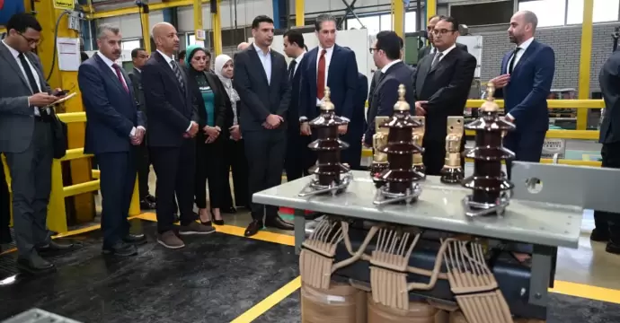 وزير الصناعة يتفقد مصنعين متخصصين في الصناعات الهندسية والغذائية