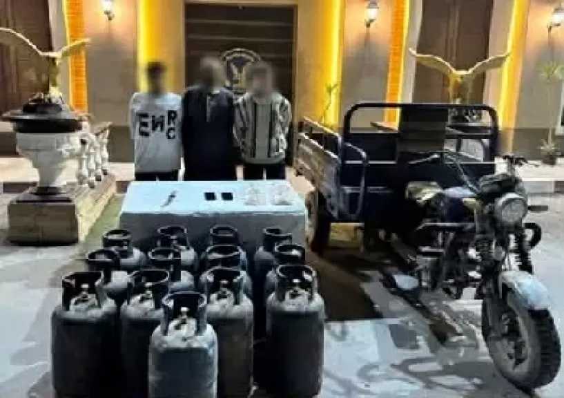 أمن أسيوط يكشف غموض العثور على جثمان طفل وإصابة آخر بأرض زراعية