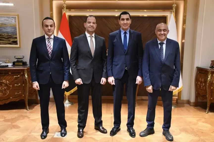 وزير الرياضة يستقبل رئيس المتحدة الرياضية وشركة استادات لبحث التعاون المشترك