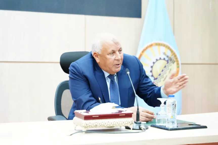 محافظ مطروح: دراسة شكاوى المواطنين مع المختصين لحلها