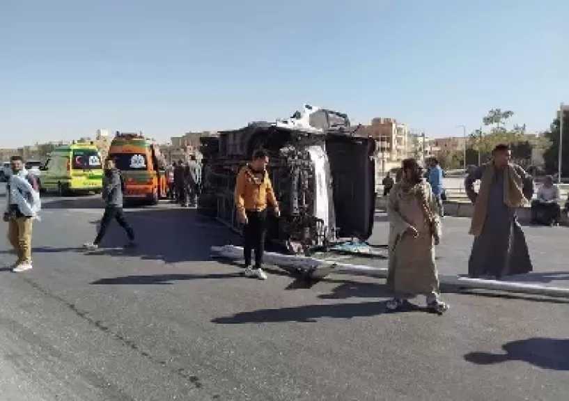 إصابة 17 عاملًا بينهم 16 سيدة في انقلاب أتوبيس بالمنيا