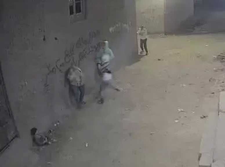الأمن يفحص فيديو اعتداء مسلحين على طفل ووالده بأحد شوارع القليوبية