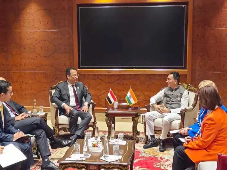 وزير الاتصالات يلتقي مع وزير الدولة الهندي للتجارة والصناعة والإلكترونيات وتكنولوجيا المعلومات