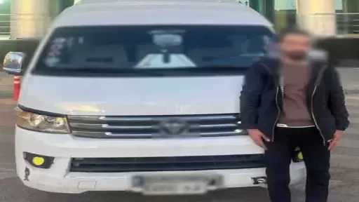 ضبط سائق ميكروباص اعتدي على مواطن وفر من الشرطة بسبب الرخصة المنتهية