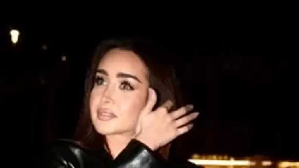 رامز ساخرًا من هنا الزاهد: أحدث مطلقات الوسط الفني وتحس أنها شغالة في التأمينات