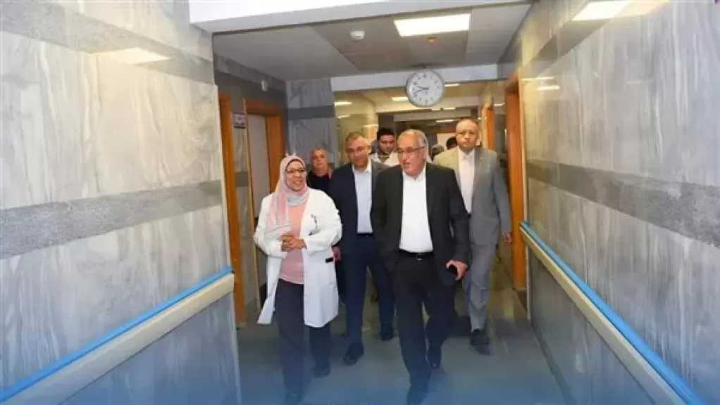 زيارة مفاجئة لرئيس التأمين الصحي لمستشفى وعيادات مدينة نصر لمتابعة انتظام العمل