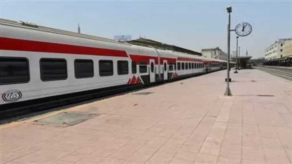 إصابة مسن صدمه قطار خلال عبوره السكة الحديد بأوسيم