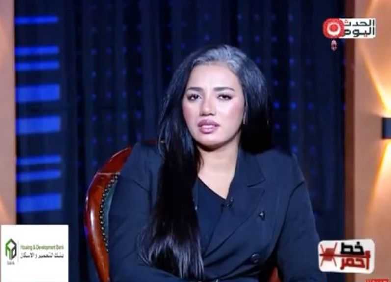 اكتئاب وصراع داخلي| سمية درويش تكشف سر ارتداء الحجاب وخلعه