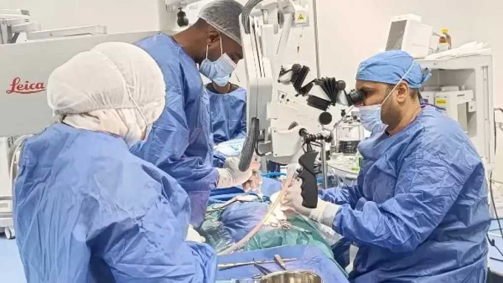 بالمجان .. الرعاية الصحية تعلن نجاح 8 عمليات زراعة قوقعة في أسوان