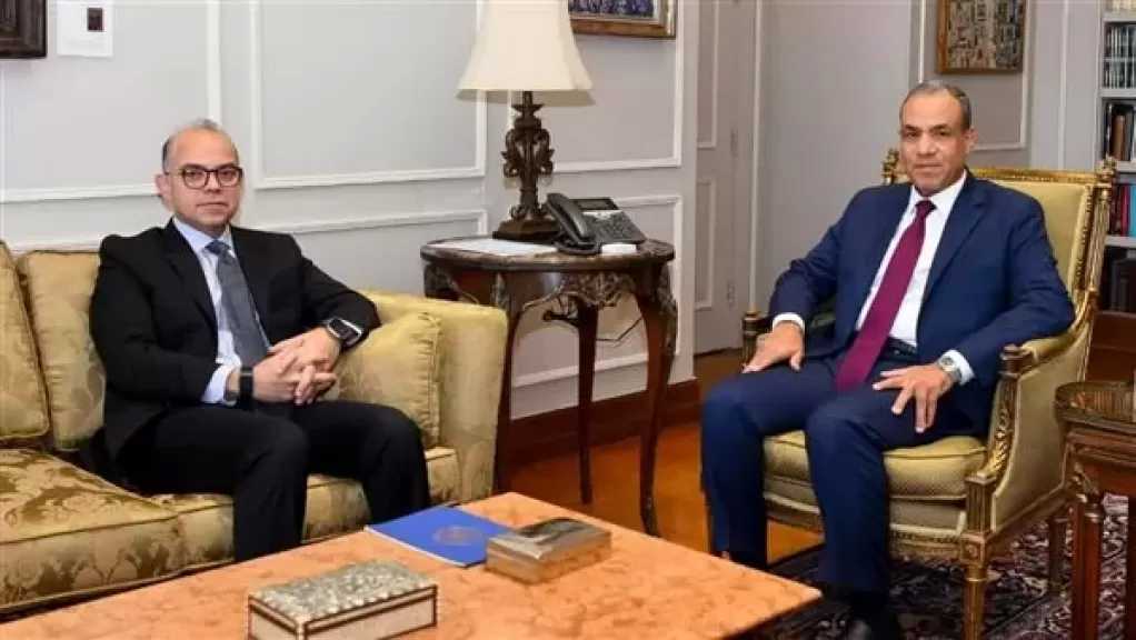 وزيرا الخارجية والاستثمار يبحثان تعزيز التنسيق المشترك لجذب الاستثمارات الخارجية وتحقيق التنمية الاقتصادية