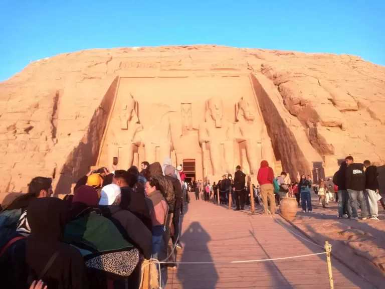 تعامد الشمس على وجه رمسيس الثاني.. دقائق من الخلود المستمر منذ 3000 عام