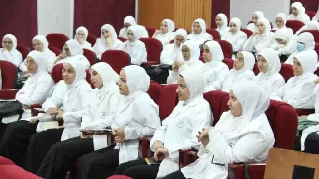 صندوق مكافحة الإدمان يدرب طلاب معهد الأورام حول طرق الوقاية والتعامل مع المرضى