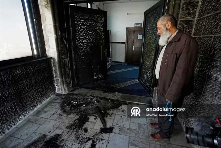 همجية إسرائيلية.. فلسطين تندد بإحراق مسجد بسادس أيام رمضان