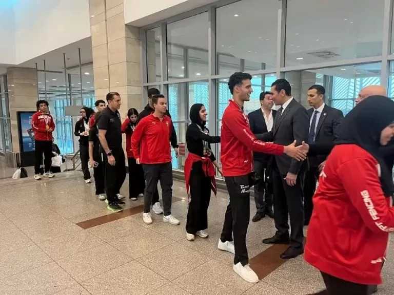 وزير الرياضة يستقبل بعثة منتخب السلاح بعد تصدره بطولة أفريقيا