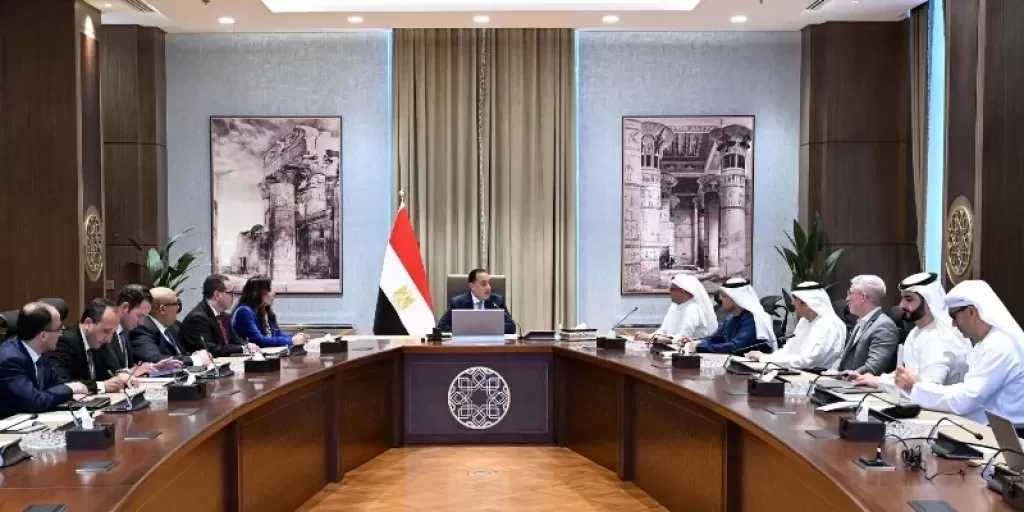 رئيس الوزراء يتابع مُستجدات تنفيذ مشروع ”رأس الحكمة” بالساحل الشمالي