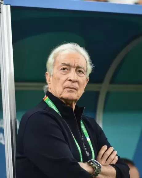 تعليق صادم من نجم الزمالك السابق عن خلافه مع حلمي طولان