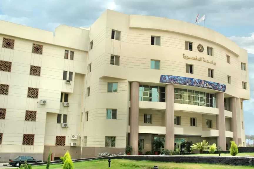 مجلس جامعة المنصورة يعقد اجتماعه الدوري بحضور محافظ الدقهلية