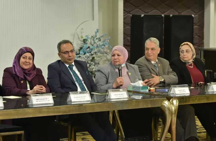 مجلس جامعة القاهرة يوافق على دعم صندوق الرعاية الطبية بـ30 مليون جنيه | صور