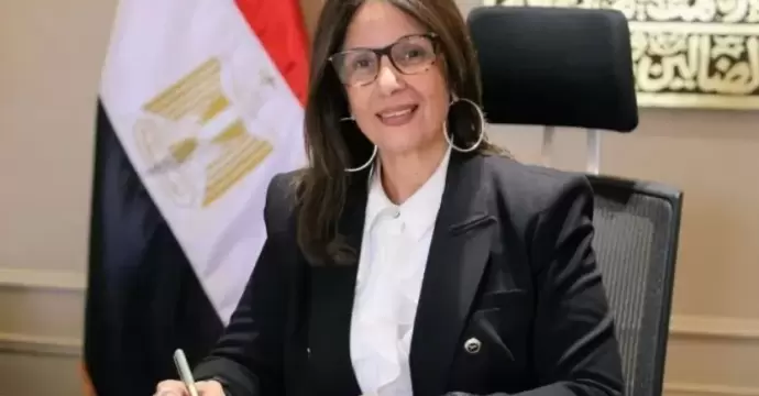 وزيرة الثقافة: لدينا جيل معترض يحتاج إلي التواصل والحوار