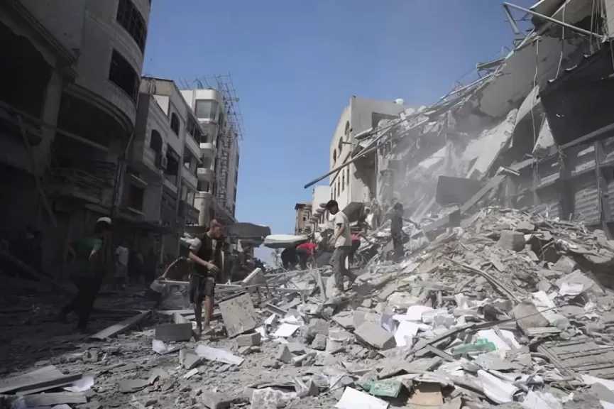 جيش الاحتلال الإسرائيلي يفجر منزلين في بلدتين حدوديتين جنوبي لبنان