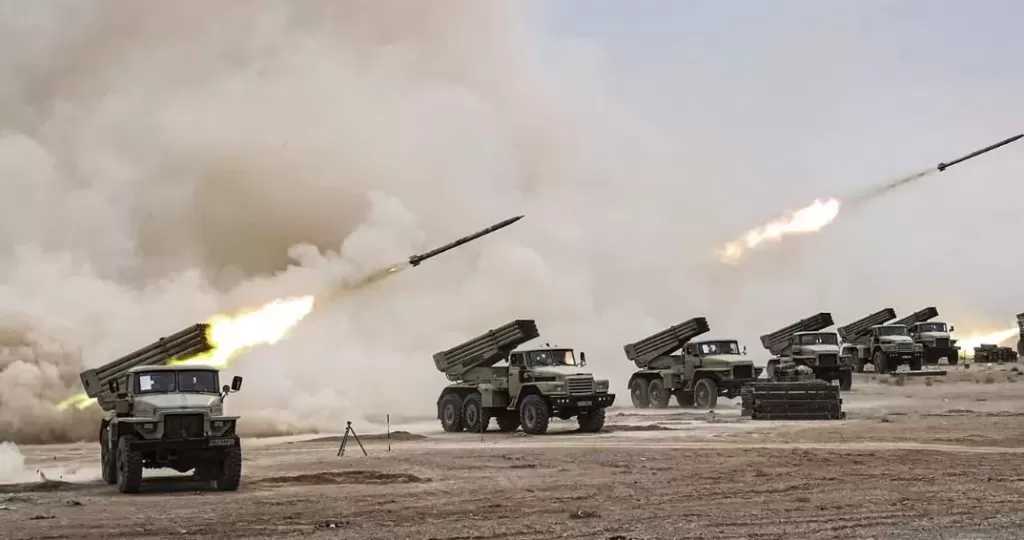 الحرس الثوري يجري مناورات عسكرية على الساحل الجنوبي لإيران