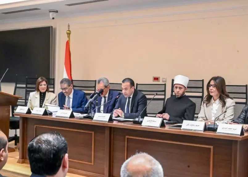 وزيرة الثقافة تناقش مع لجنة الاتصالات بمجلس النواب تنظيم استخدام الأطفال لمواقع التواصل الاجتماعي